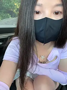 SSSniang- online show from 05/04/26, 12:17