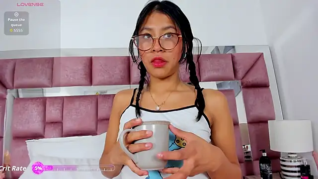 nayara macherano online show from 12/18/25, 11:49