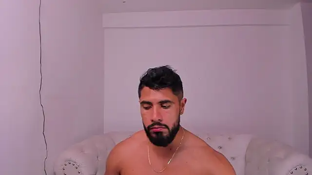 Santiago huntt online show from 12/10/24, 12:39