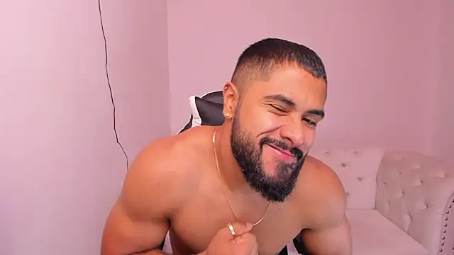 Santiago huntt online show from 02/06/25, 12:37