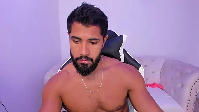 Santiago huntt online show from 11/25/25, 12:49