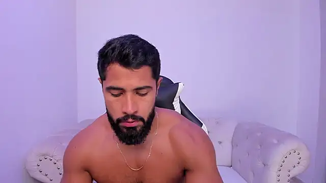 Snapshot of Santiago_huntt chatting on 12/22/25, 12:57 Santiago huntt online show from 12/22/25, 12:57