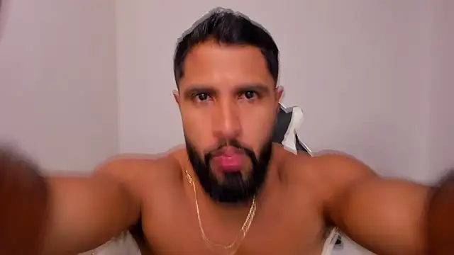 Snapshot of Santiago_huntt chatting on 01/06/26, 01:15 Santiago huntt online show from 01/06/26, 01:15