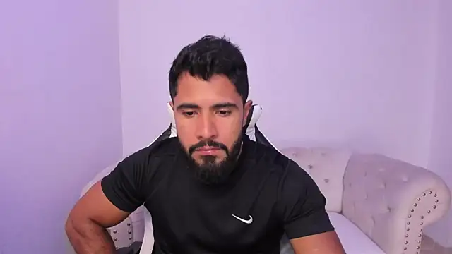 Snapshot of Santiago_huntt chatting on 02/09/26, 08:35 Santiago huntt online show from 02/09/26, 08:35