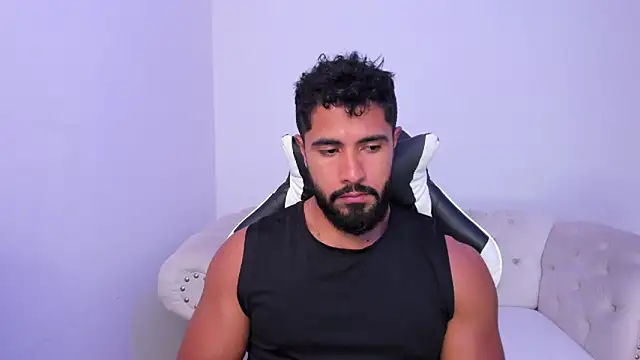 Snapshot of Santiago_huntt chatting on 02/13/26, 09:00 Santiago huntt online show from 02/13/26, 09:00