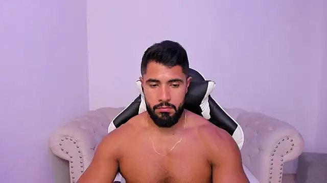 Snapshot of Santiago_huntt chatting on 02/23/26, 08:28 Santiago huntt online show from 02/23/26, 08:28