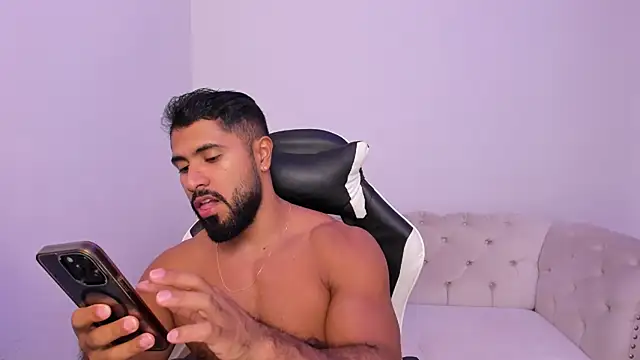 Snapshot of Santiago_huntt chatting on 03/02/26, 07:54 Santiago huntt online show from 03/02/26, 07:54