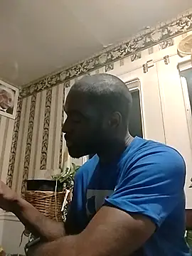 Snapshot of Ass_Everywere chatting on 02/21/25, 12:05 Ass Everywere online show from 02/21/25, 12:05