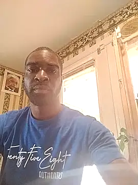 Snapshot of Ass_Everywere chatting on 02/25/25, 04:00 Ass Everywere online show from 02/25/25, 04:00