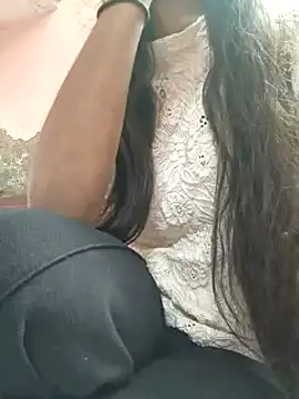 Snapshot of Barbie_183 chatting on 01/13/25, 10:14 Barbie 183 online show from 01/13/25, 10:14