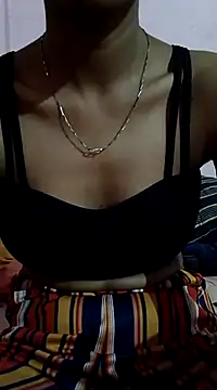 Snapshot of Barbie_183 chatting on 02/02/25, 06:20 Barbie 183 online show from 02/02/25, 06:20