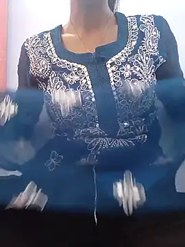 Snapshot of Barbie_183 chatting on 03/22/25, 05:28 Barbie 183 online show from 03/22/25, 05:28