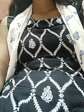 Snapshot of Barbie_183 chatting on 09/13/25, 06:24 Barbie 183 online show from 09/13/25, 06:24