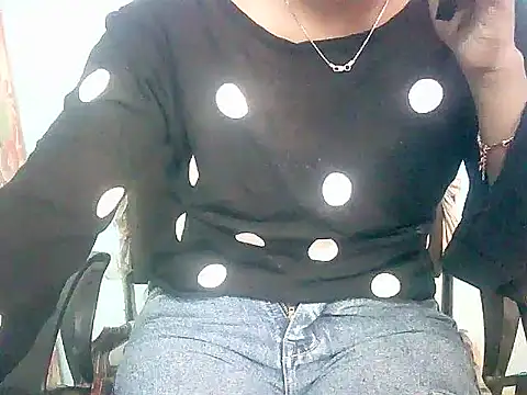 Snapshot of Barbie_183 chatting on 03/21/26, 05:45 Barbie 183 online show from 03/21/26, 05:45