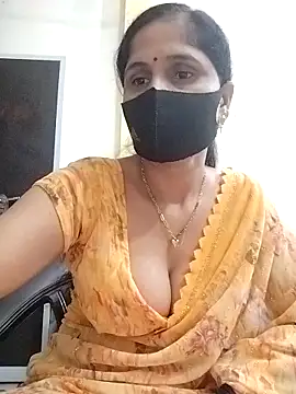 priyancyfun online show from 10/28/25, 04:42