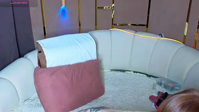emilytrays online show from 05/03/26, 06:47