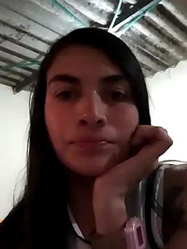 Snapshot of blue_and_whithe chatting on 04/07/26, 07:36 blue and whithe online show from 04/07/26, 07:36