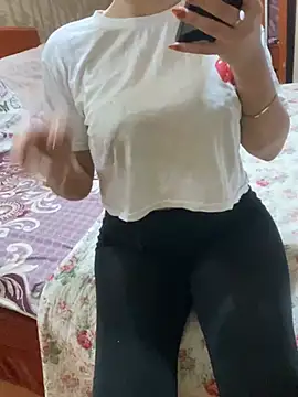 Snapshot of Maya_mimi chatting on 01/27/25, 04:33 Maya mimi online show from 01/27/25, 04:33