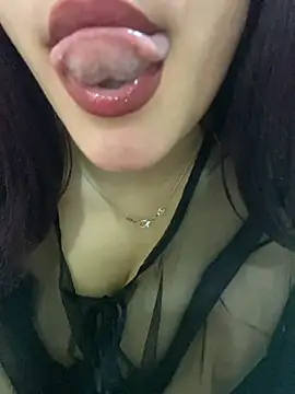 Snapshot of Maya_mimi chatting on 02/28/25, 04:42 Maya mimi online show from 02/28/25, 04:42