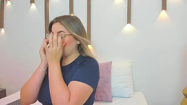 antonella cutie  online show from 02/12/25, 12:01