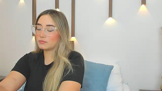 antonella cutie  online show from 03/15/25, 11:51