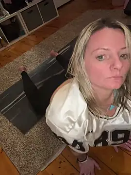 Snapshot of kittiekatieyogi chatting on 02/20/25, 01:03 kittiekatieyogi online show from 02/20/25, 01:03