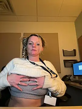 Snapshot of kittiekatieyogi chatting on 02/28/25, 05:37 kittiekatieyogi online show from 02/28/25, 05:37