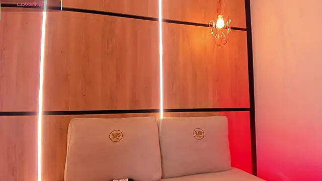 ashlyn parker online show from 10/15/25, 07:14