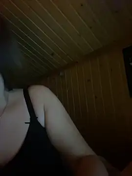 Snapshot of mewKate chatting on 01/30/25, 06:21 mewKate online show from 01/30/25, 06:21