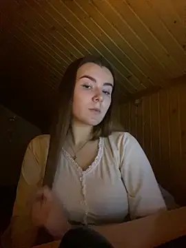 Snapshot of mewKate chatting on 02/03/25, 07:00 mewKate online show from 02/03/25, 07:00