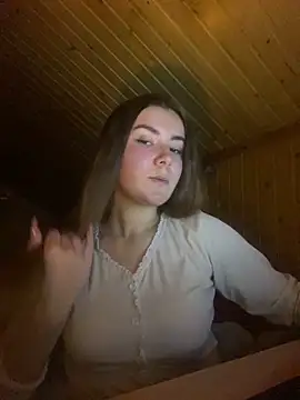 Snapshot of mewKate chatting on 02/04/25, 08:17 mewKate online show from 02/04/25, 08:17