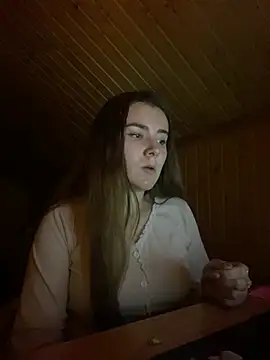 Snapshot of mewKate chatting on 02/05/25, 06:37 mewKate online show from 02/05/25, 06:37