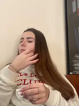 Snapshot of mewKate chatting on 02/10/25, 02:05 mewKate online show from 02/10/25, 02:05