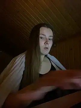 Snapshot of mewKate chatting on 02/12/25, 06:40 mewKate online show from 02/12/25, 06:40