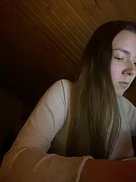 Snapshot of mewKate chatting on 02/15/25, 04:01 mewKate online show from 02/15/25, 04:01