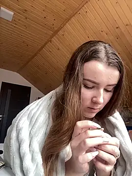 Snapshot of mewKate chatting on 02/16/25, 11:59 mewKate online show from 02/16/25, 11:59