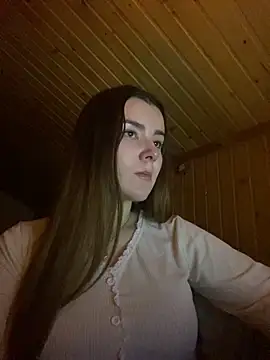 Snapshot of mewKate chatting on 02/19/25, 06:43 mewKate online show from 02/19/25, 06:43