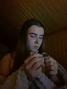 Snapshot of mewKate chatting on 02/25/25, 06:53 mewKate online show from 02/25/25, 06:53