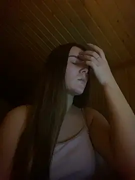 Snapshot of mewKate chatting on 03/01/25, 11:37 mewKate online show from 03/01/25, 11:37