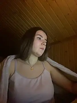 Snapshot of mewKate chatting on 03/04/25, 05:13 mewKate online show from 03/04/25, 05:13