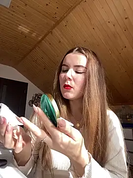 Snapshot of mewKate chatting on 03/09/25, 12:09 mewKate online show from 03/09/25, 12:09