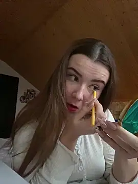 Snapshot of mewKate chatting on 03/09/25, 04:11 mewKate online show from 03/09/25, 04:11