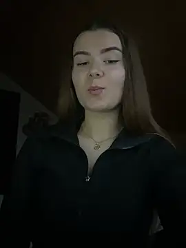 Snapshot of mewKate chatting on 03/10/25, 04:25 mewKate online show from 03/10/25, 04:25