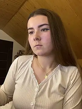 Snapshot of mewKate chatting on 03/13/25, 06:34 mewKate online show from 03/13/25, 06:34