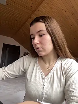 Snapshot of mewKate chatting on 03/15/25, 09:52 mewKate online show from 03/15/25, 09:52