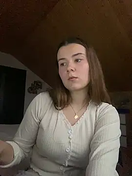 Snapshot of mewKate chatting on 03/15/25, 03:59 mewKate online show from 03/15/25, 03:59