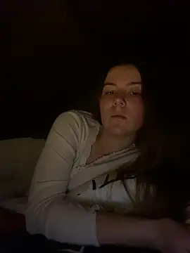 Snapshot of mewKate chatting on 03/15/25, 08:10 mewKate online show from 03/15/25, 08:10