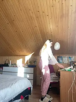 Snapshot of mewKate chatting on 03/20/25, 03:14 mewKate online show from 03/20/25, 03:14