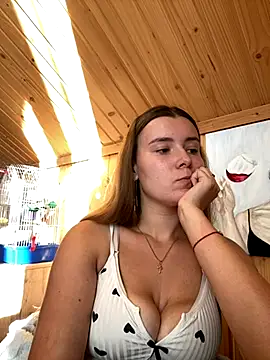 Snapshot of mewKate chatting on 09/15/25, 03:34 mewKate online show from 09/15/25, 03:34