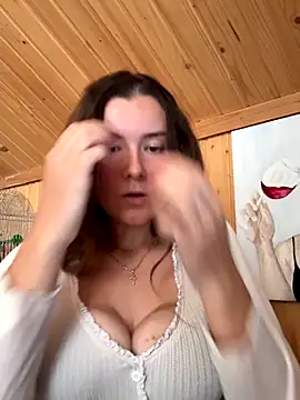 Snapshot of mewKate chatting on 10/02/25, 10:00 mewKate online show from 10/02/25, 10:00